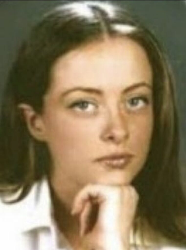 メローニ首相 若い頃