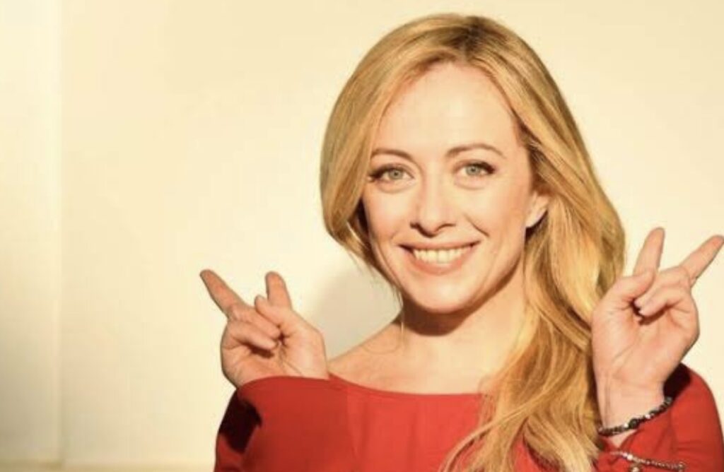 メローニ首相 若い頃